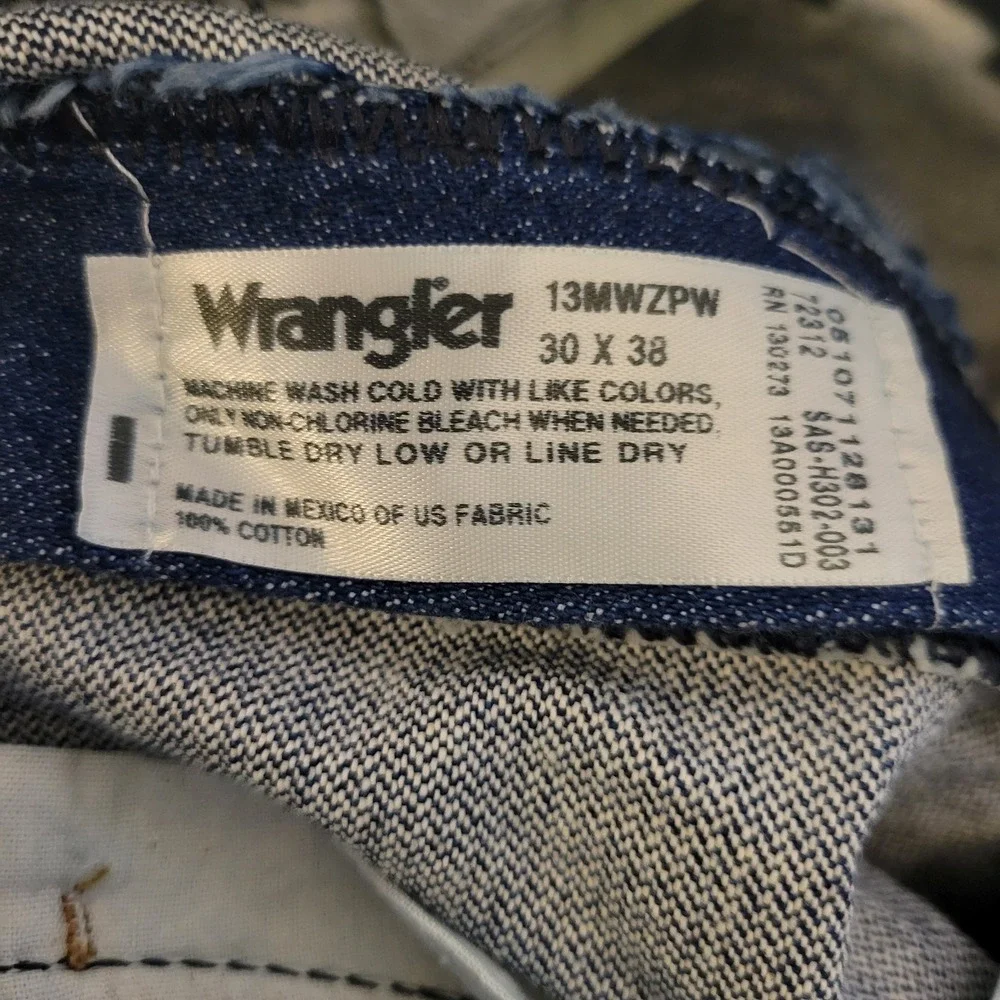 NWT Wrangler Cowboy Cut Original Fit Blue‎ Jeans Size 30x37 13MWZPW